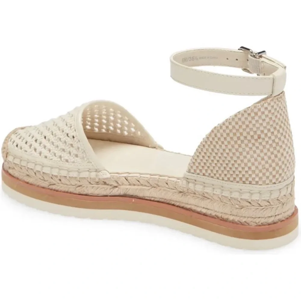 “VINCE CAMUTO” Binettie Espadrille Flat Sandals